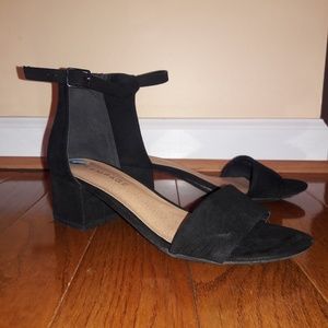 Rampage Black Chunky Heel Sandals